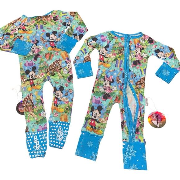 NWT Mickey & Minnie Christmas Bamboo Zip Onesie Disney 6-12 Months Grippy Feet - Picture 4 of 14